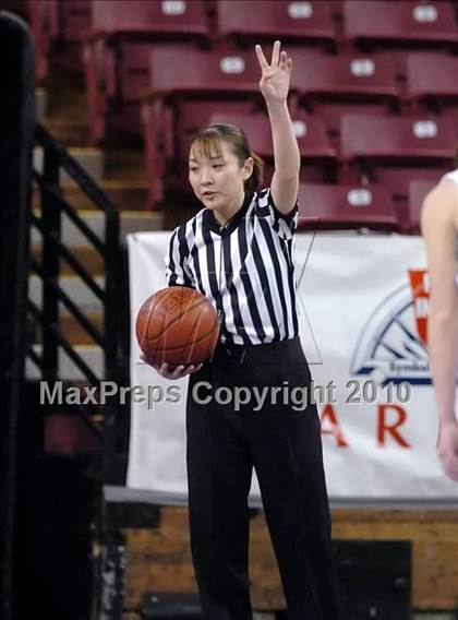 Thumbnail 2 in Sacramento vs. St. Mary's (CIF NorCal D3 Final) photogallery.
