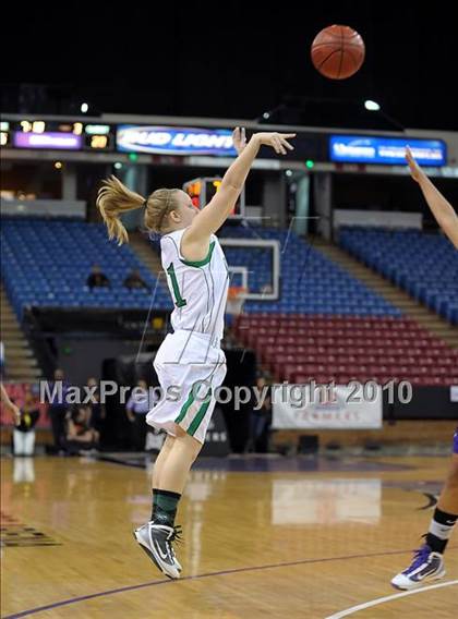 Thumbnail 1 in Sacramento vs. St. Mary's (CIF NorCal D3 Final) photogallery.