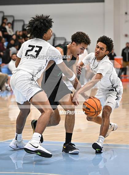 Thumbnail 2 in St. Joseph vs. Salesian College Preparatory (The Crush in the Valley) photogallery.
