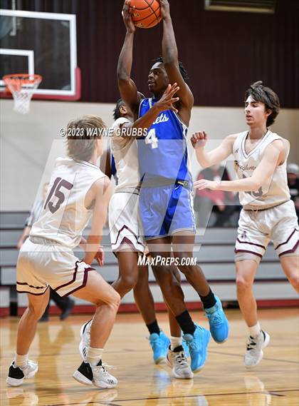 Thumbnail 3 in Hooks vs. White Oak (Holiday Hoops Tournament) photogallery.