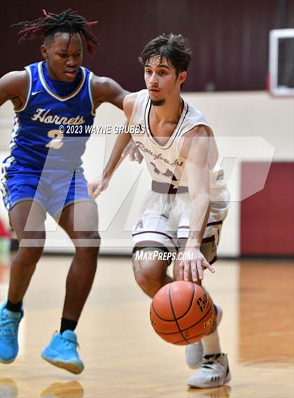 Thumbnail 1 in Hooks vs. White Oak (Holiday Hoops Tournament) photogallery.