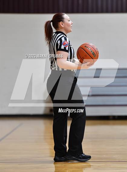 Thumbnail 3 in Hooks vs. White Oak (Holiday Hoops Tournament) photogallery.