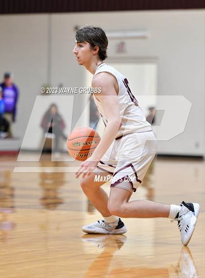Thumbnail 3 in Hooks vs. White Oak (Holiday Hoops Tournament) photogallery.