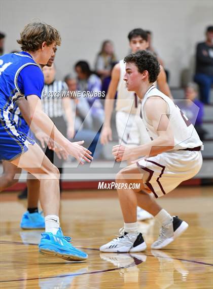 Thumbnail 1 in Hooks vs. White Oak (Holiday Hoops Tournament) photogallery.