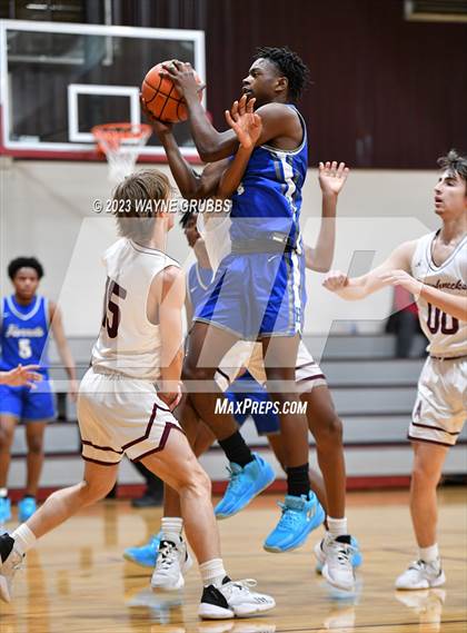 Thumbnail 1 in Hooks vs. White Oak (Holiday Hoops Tournament) photogallery.