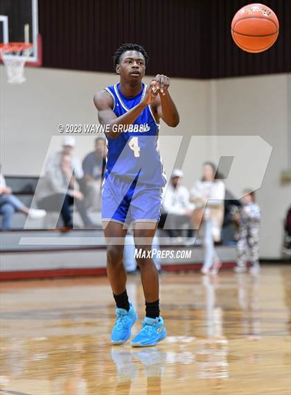 Thumbnail 1 in Hooks vs. White Oak (Holiday Hoops Tournament) photogallery.