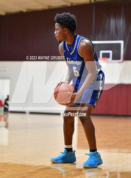 Thumbnail 3 in Hooks vs. White Oak (Holiday Hoops Tournament) photogallery.