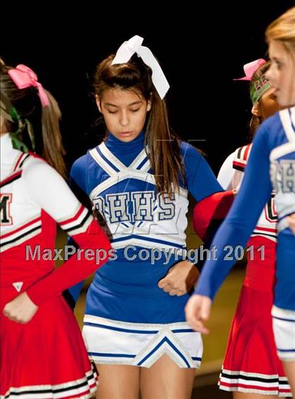 Thumbnail 2 in Goose Creek Memorial vs Barbers Hill photogallery.