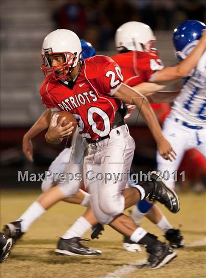 Thumbnail 2 in Goose Creek Memorial vs Barbers Hill photogallery.
