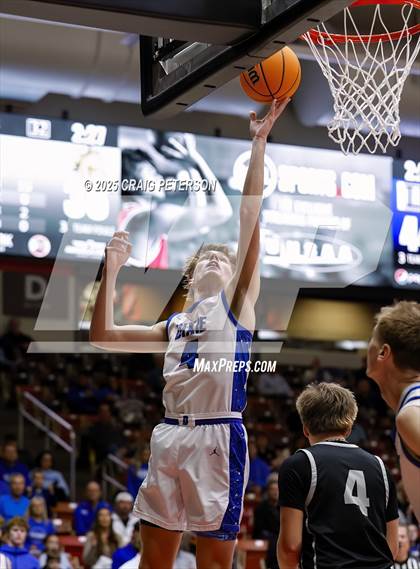 Thumbnail 2 in Cottonwood vs. Dixie (UHSAA 4A Quarterfinal) photogallery.