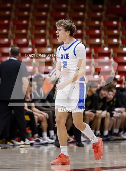 Thumbnail 3 in Cottonwood vs. Dixie (UHSAA 4A Quarterfinal) photogallery.
