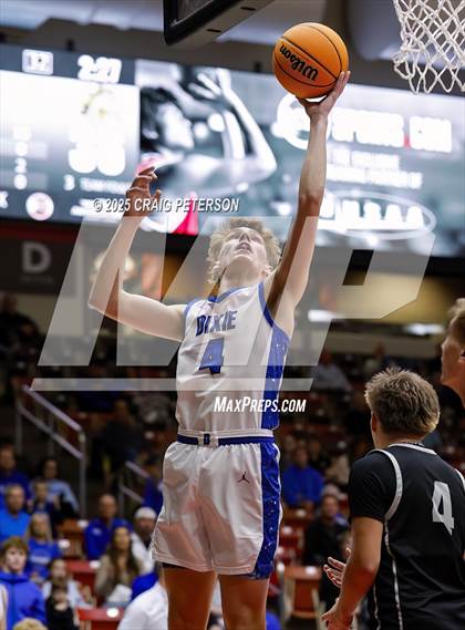 Thumbnail 1 in Cottonwood vs. Dixie (UHSAA 4A Quarterfinal) photogallery.