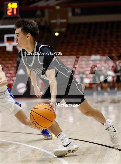 Thumbnail 2 in Cottonwood vs. Dixie (UHSAA 4A Quarterfinal) photogallery.