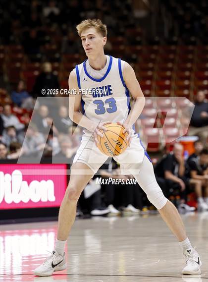 Thumbnail 3 in Cottonwood vs. Dixie (UHSAA 4A Quarterfinal) photogallery.