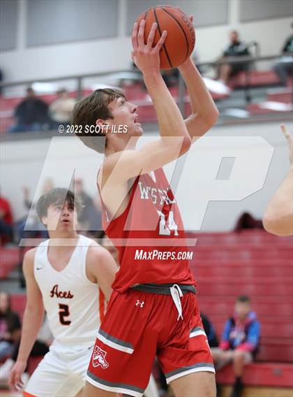 Thumbnail 2 in Amanda-Clearcreek vs. Westfall photogallery.