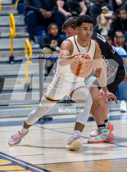 Thumbnail 1 in Bridgehampton vs St. Pius (NYSPHSAA. Section XI Class D Championship) photogallery.