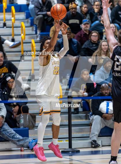 Thumbnail 2 in Bridgehampton vs St. Pius (NYSPHSAA. Section XI Class D Championship) photogallery.
