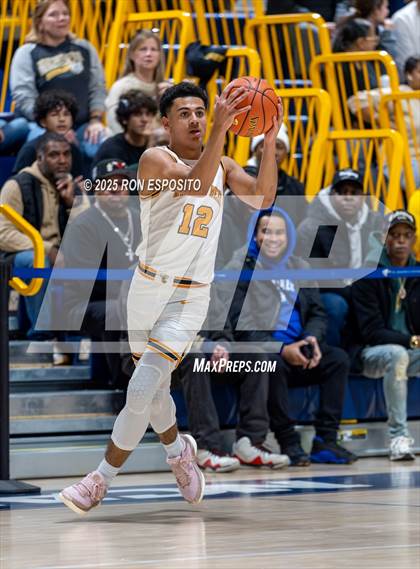 Thumbnail 3 in Bridgehampton vs St. Pius (NYSPHSAA. Section XI Class D Championship) photogallery.