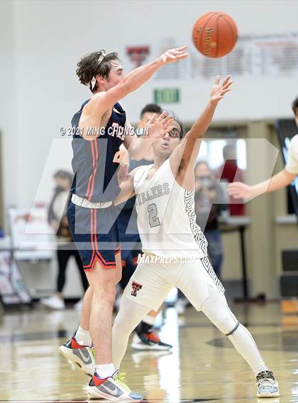 Thumbnail 3 in Tesoro @ Tustin (Tustin Holiday Classic) photogallery.