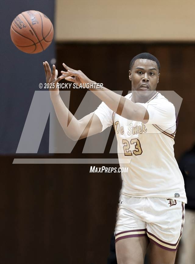 De Smet Jesuit vs. Chicago Mt. Carmel (Midwest Showdown)