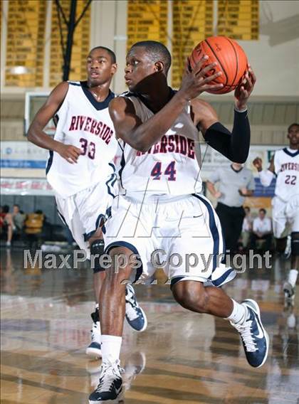 Thumbnail 2 in Melrose vs Riverside (City of Palms Classic) photogallery.