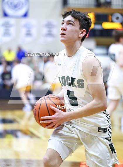 Thumbnail 2 in Westfield vs Carmel (IHSAA 4A Sectional Playoff) photogallery.