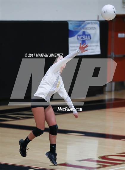 Thumbnail 3 in Oaks Christian vs. Newbury Park photogallery.