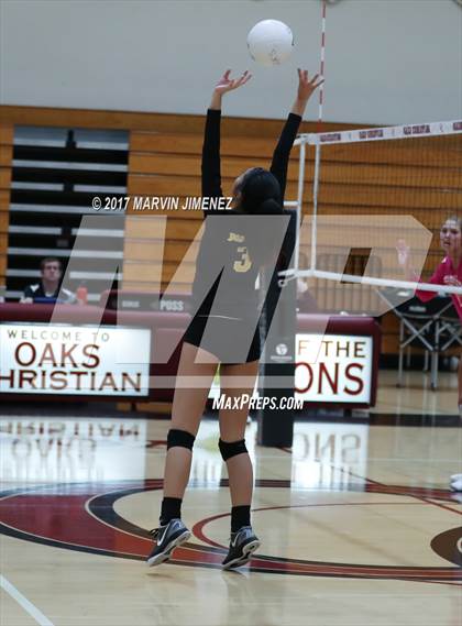 Thumbnail 2 in Oaks Christian vs. Newbury Park photogallery.