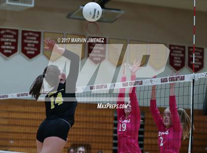 Thumbnail 3 in Oaks Christian vs. Newbury Park photogallery.
