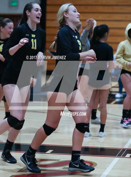 Thumbnail 2 in Oaks Christian vs. Newbury Park photogallery.