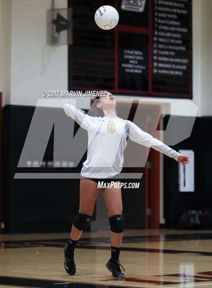 Thumbnail 3 in Oaks Christian vs. Newbury Park photogallery.