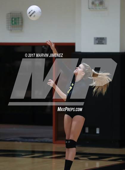 Thumbnail 2 in Oaks Christian vs. Newbury Park photogallery.
