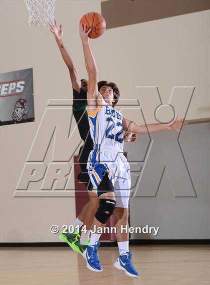 Thumbnail 3 in Lakeside vs. Brawley (MaxPreps Holiday Classic) photogallery.