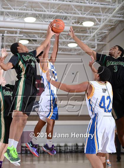 Thumbnail 1 in Lakeside vs. Brawley (MaxPreps Holiday Classic) photogallery.