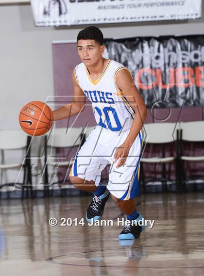 Thumbnail 2 in Lakeside vs. Brawley (MaxPreps Holiday Classic) photogallery.