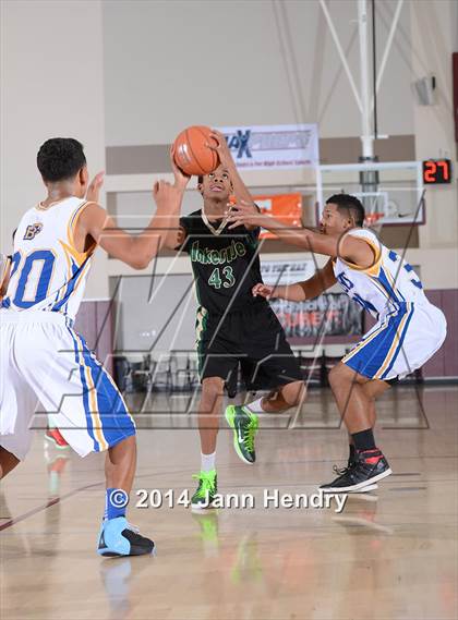 Thumbnail 3 in Lakeside vs. Brawley (MaxPreps Holiday Classic) photogallery.