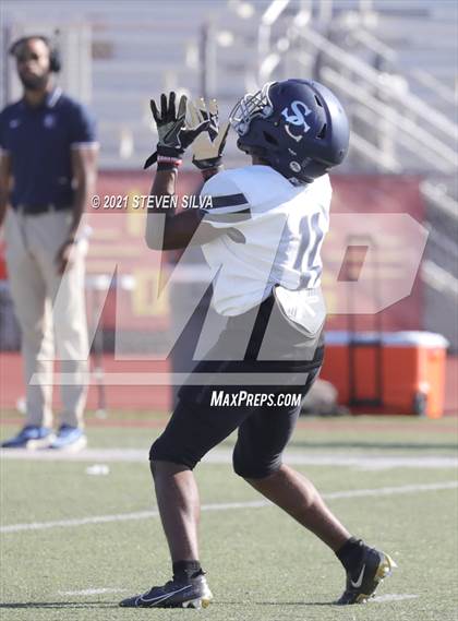 Thumbnail 1 in Centennial vs. Sierra Canyon (Honor Bowl) photogallery.