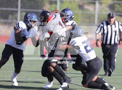 Thumbnail 1 in Centennial vs. Sierra Canyon (Honor Bowl) photogallery.