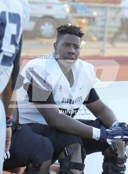 Thumbnail 2 in Centennial vs. Sierra Canyon (Honor Bowl) photogallery.