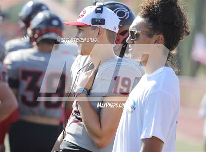 Thumbnail 2 in Centennial vs. Sierra Canyon (Honor Bowl) photogallery.