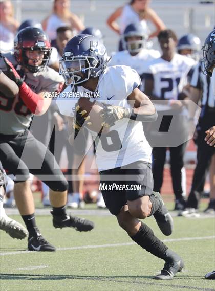 Thumbnail 2 in Centennial vs. Sierra Canyon (Honor Bowl) photogallery.