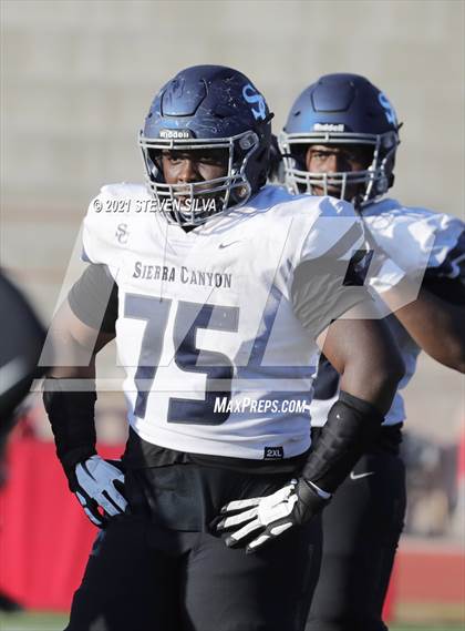 Thumbnail 3 in Centennial vs. Sierra Canyon (Honor Bowl) photogallery.