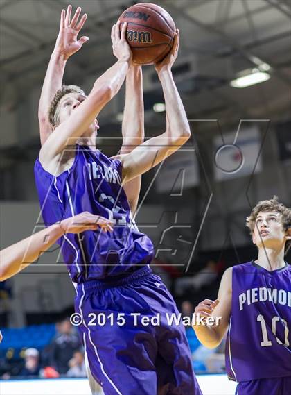 Thumbnail 2 in El Camino vs. Piedmont photogallery.