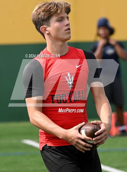 Thumbnail 1 in St. John Bosco vs. Palos Verdes (Battle At The Beach) photogallery.