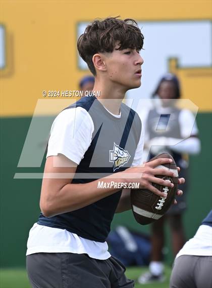 Thumbnail 3 in St. John Bosco vs. Palos Verdes (Battle At The Beach) photogallery.
