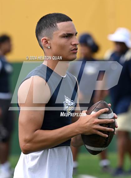 Thumbnail 2 in St. John Bosco vs. Palos Verdes (Battle At The Beach) photogallery.