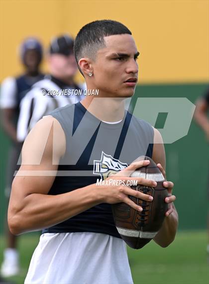 Thumbnail 3 in St. John Bosco vs. Palos Verdes (Battle At The Beach) photogallery.