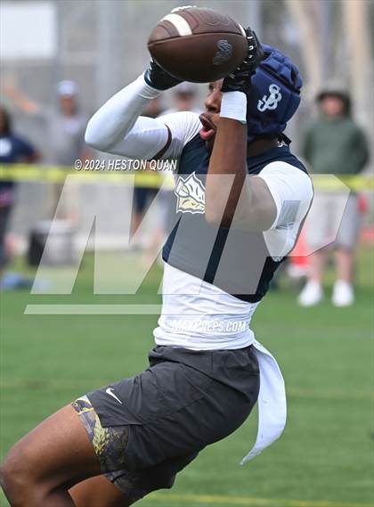 Thumbnail 3 in St. John Bosco vs. Palos Verdes (Battle At The Beach) photogallery.