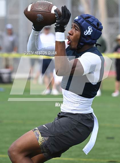 Thumbnail 2 in St. John Bosco vs. Palos Verdes (Battle At The Beach) photogallery.