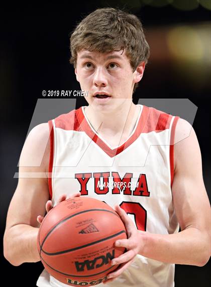 Thumbnail 1 in Fowler vs. Yuma (CHSAA Final 4) photogallery.